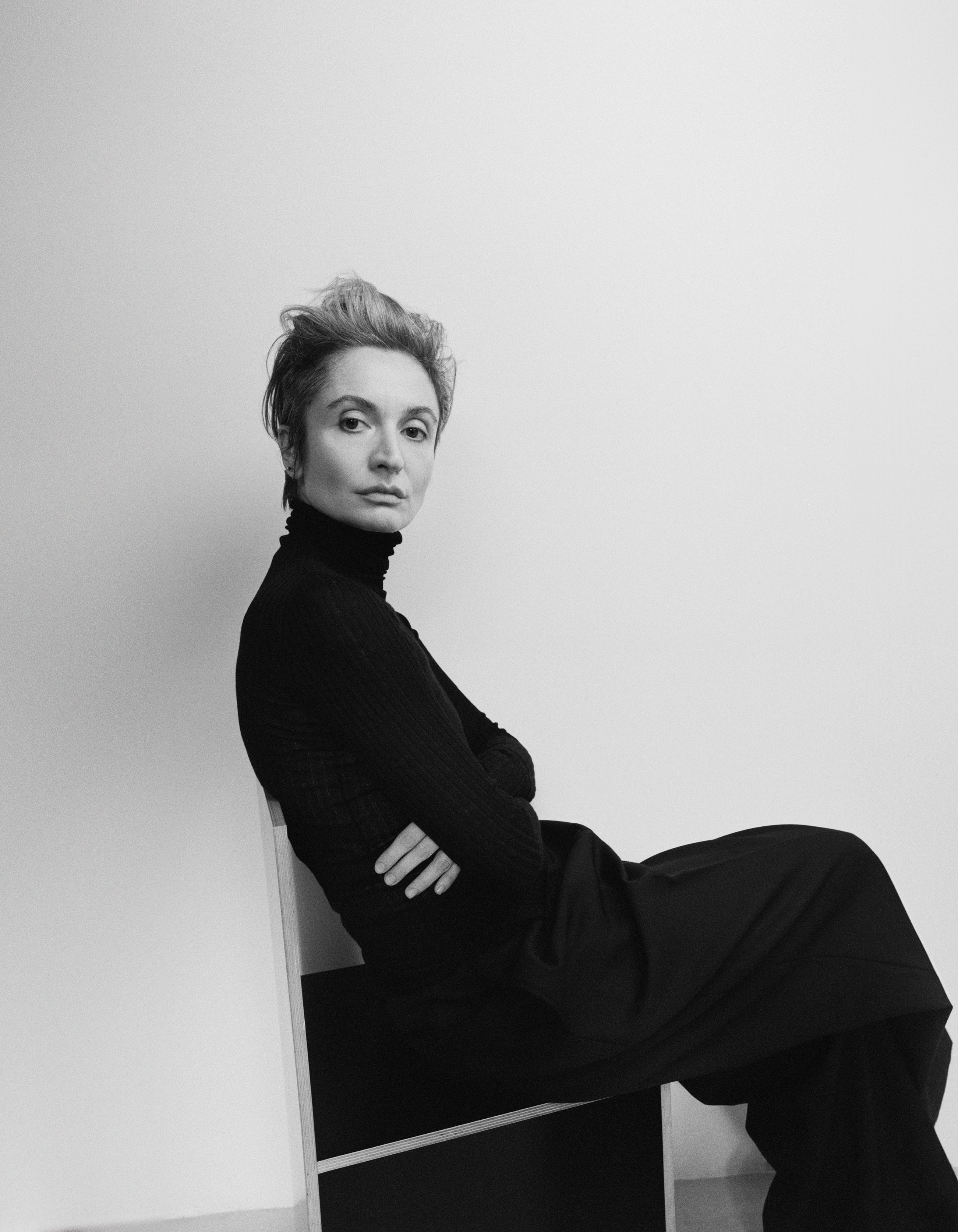 Veronica Leoni estreia na Calvin Klein com coleção Fall 2025
