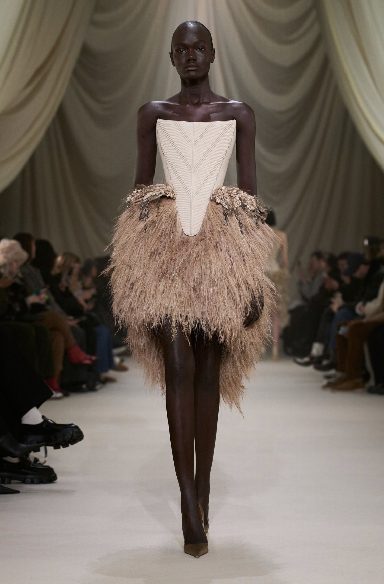 Ashi Studio presentó “The Beginning” en la Couture 2026