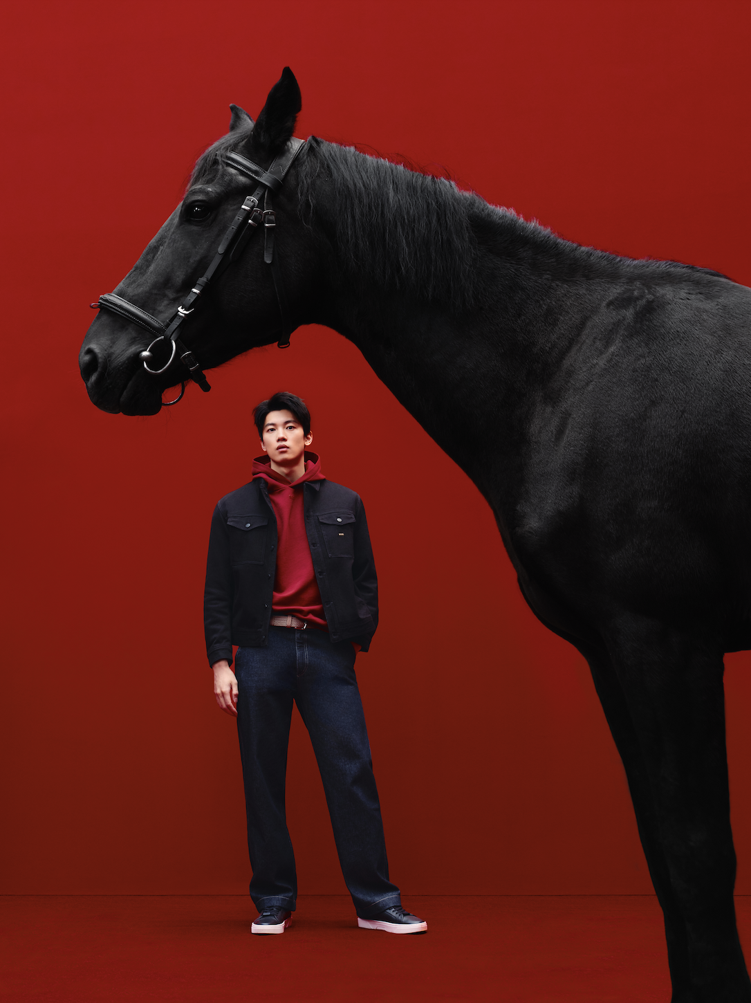 BOSS revisita el Año del Caballo a partir del arte chino en oro