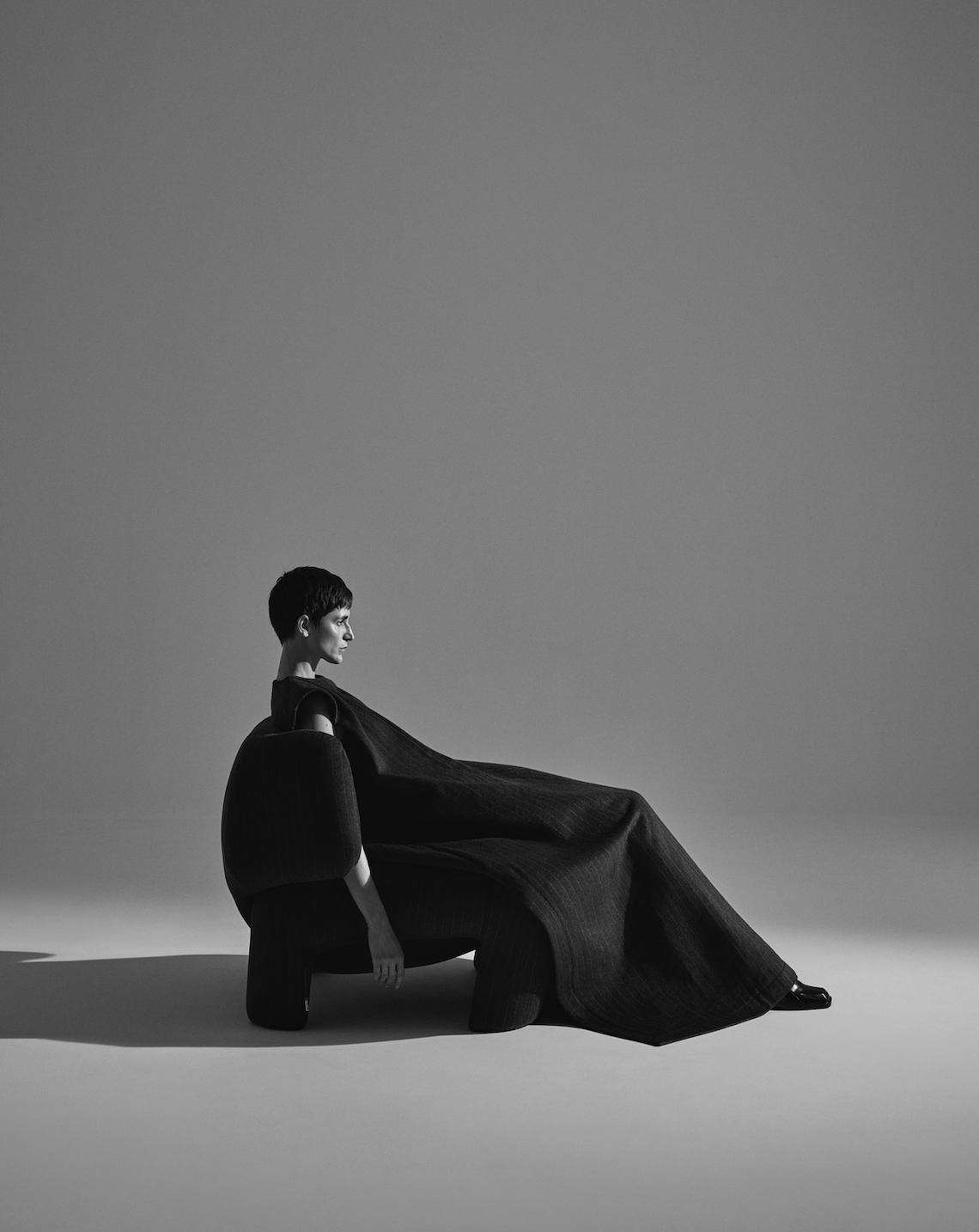 Alexandre Herchcovitch y Feeling unen moda y diseño en edición limitada de la butaca Elefante